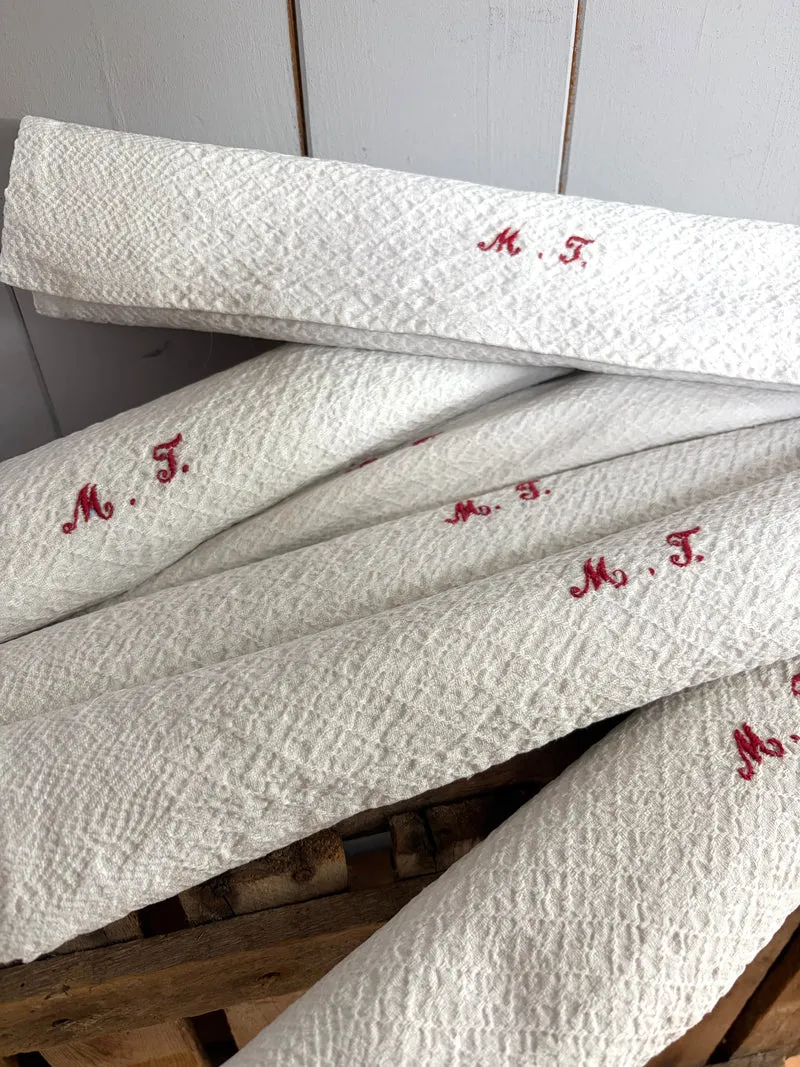 Top XXL Tuch mit Rautenmuster und Monogramm 125 x 45
