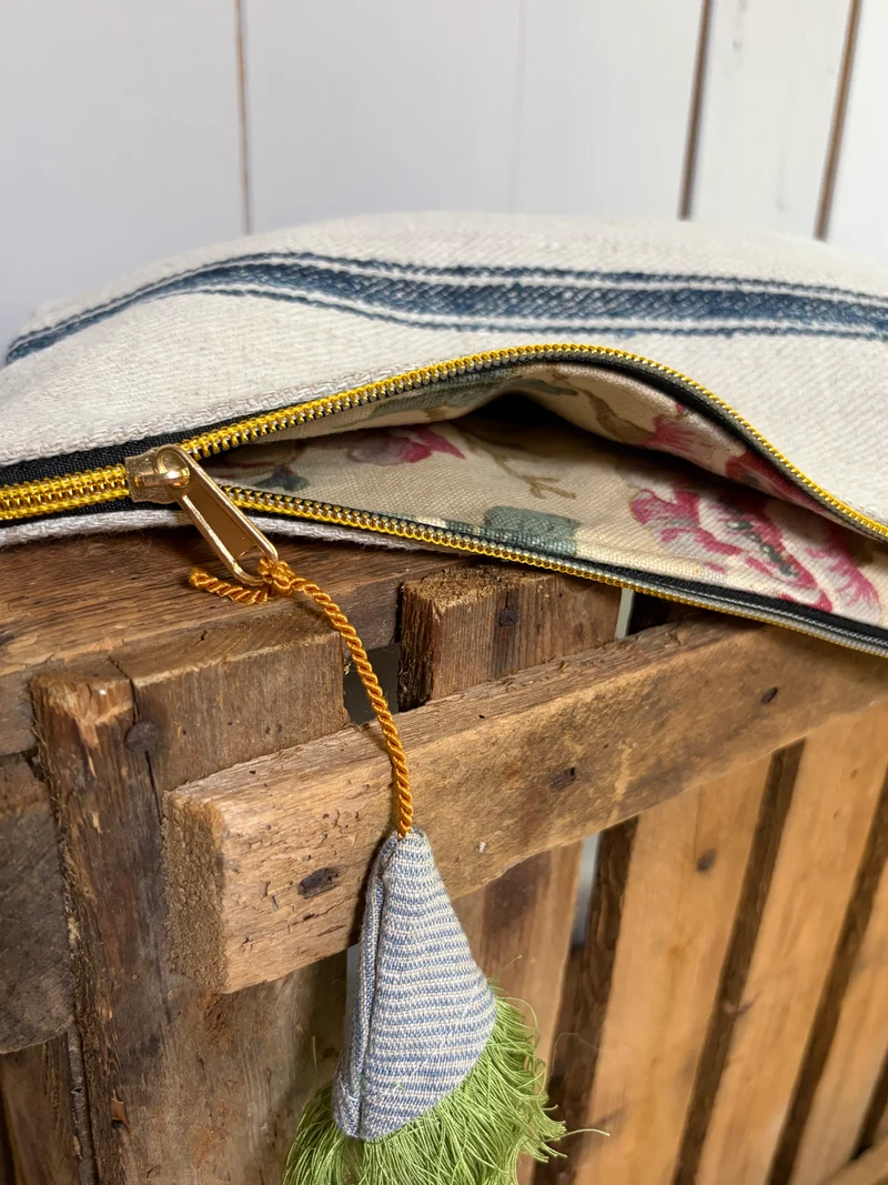 Kleine Handtasche aus altem Leinen - - Kosmetiktasche