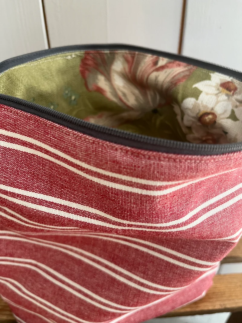 Große Kosmetiktasche aus Leinen Rot weiß gestreift kleiner Shopper
