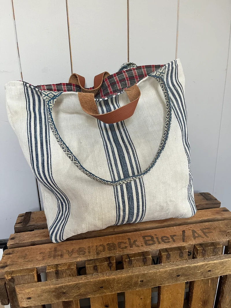 1904: Große Tasche Shopper mit Streifen aus Kornsack