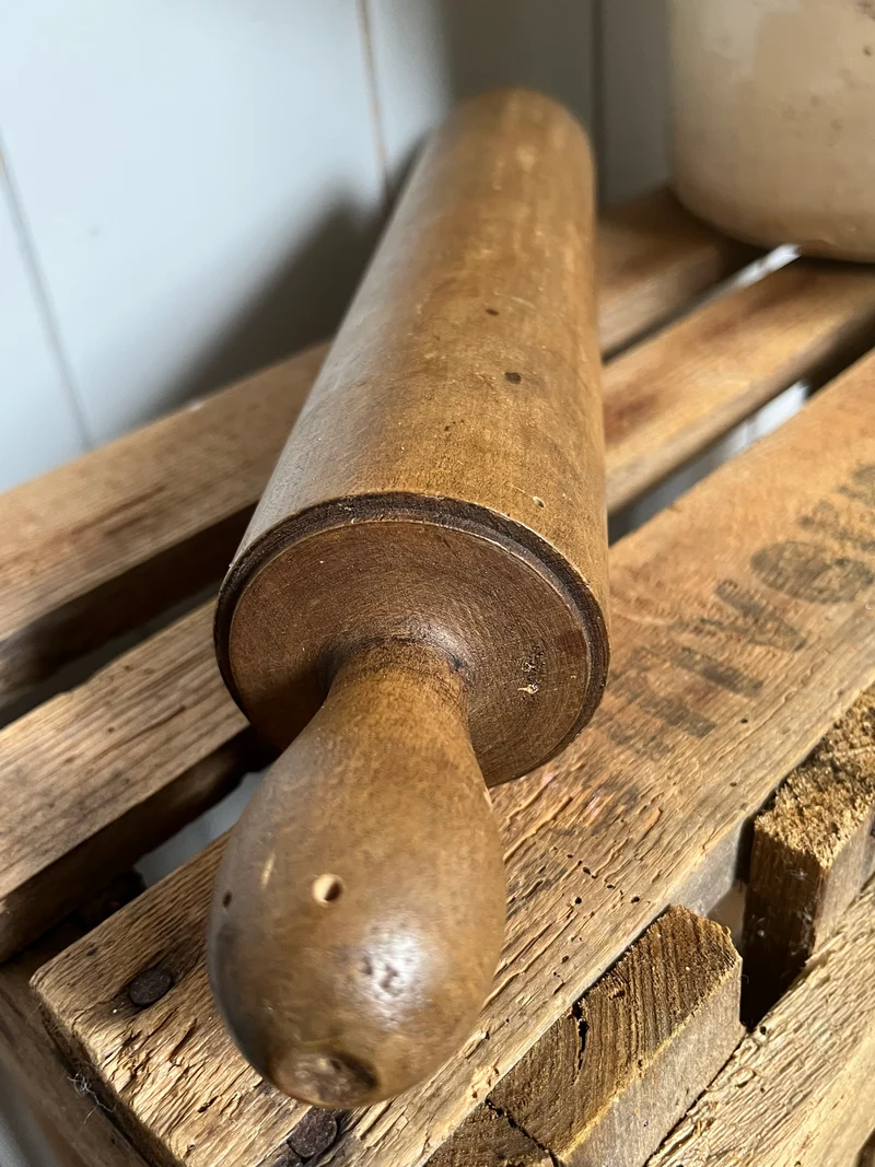Alte französische Teigrolle aus Holz