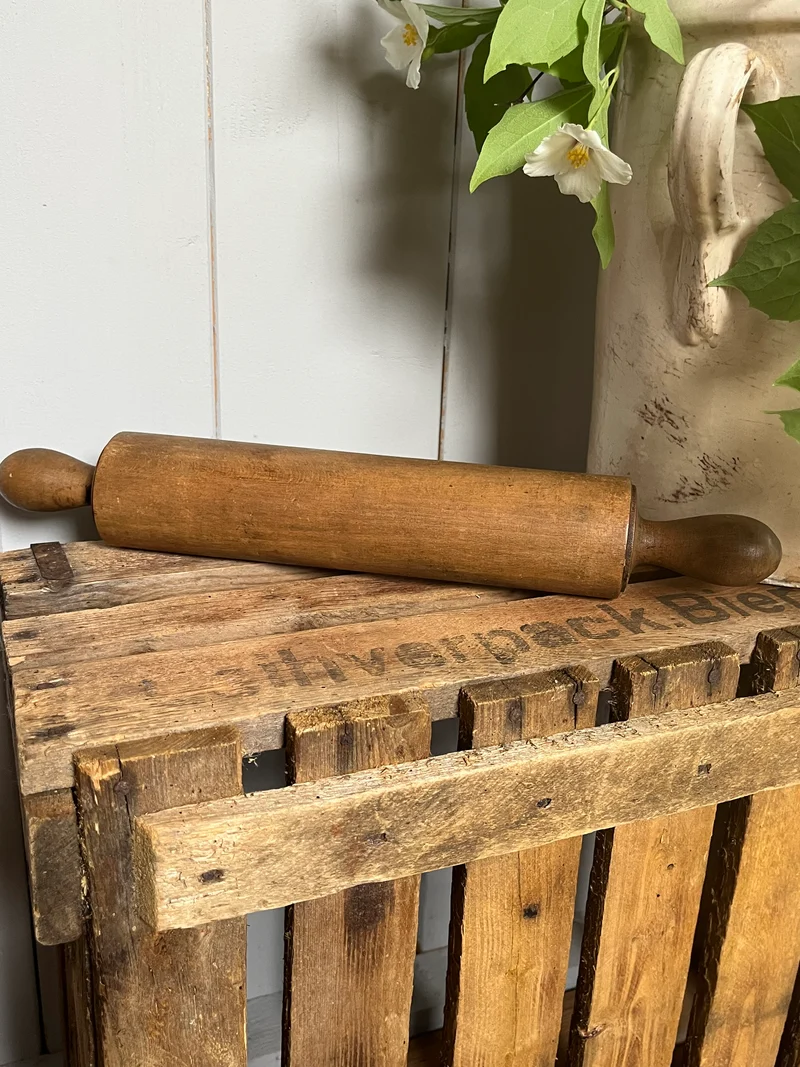 Alte französische Teigrolle aus Holz