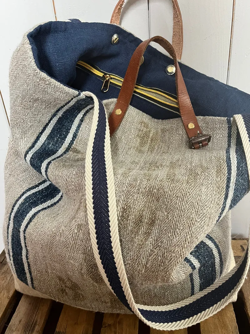 Leinen gestreift: Tasche Shopper mit Streifen in Blau und Aufschrift
