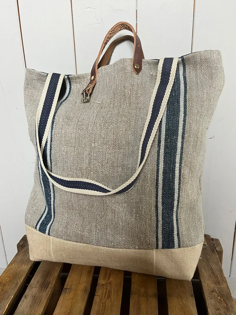 Leinen gestreift: Tasche Shopper mit Streifen in Blau und Aufschrift