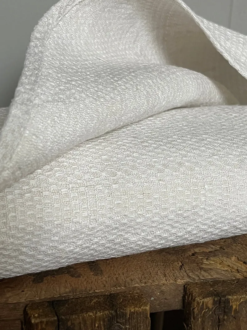 3,15 Meter altes Leinen mit Struktur und Monogramm