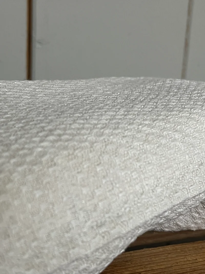 3,15 Meter altes Leinen mit Struktur und Monogramm