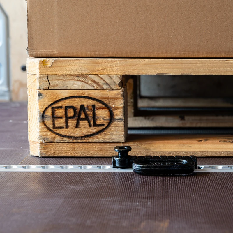 Quattro Stud Fitting klappbar