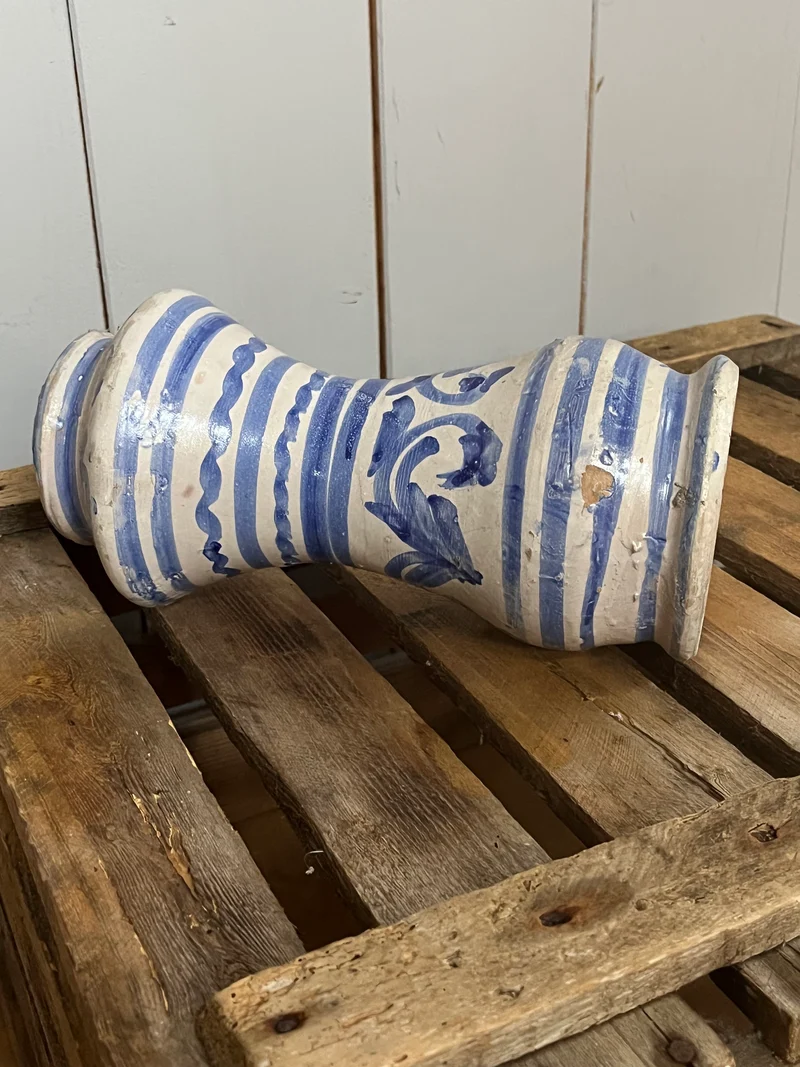 Alte Vase Majolika Spanien in Blau/Weiß