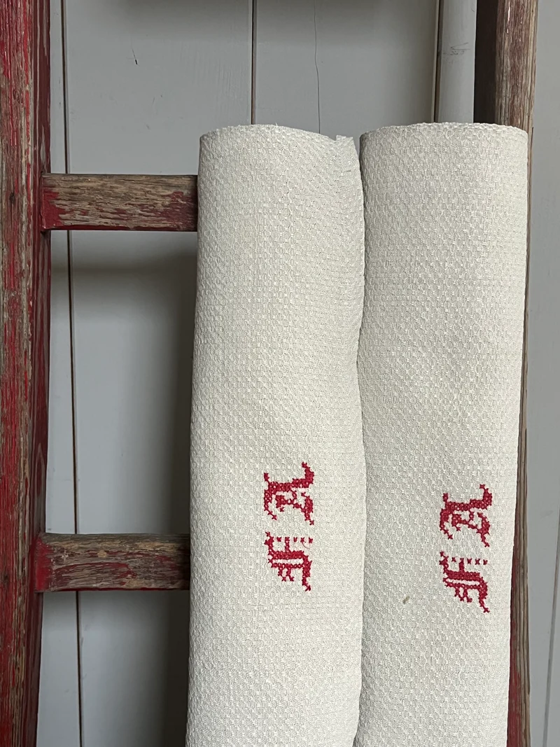 XXL Tuch: Großes Tuch aus Bauernleinen mit Struktur, und Monogramm