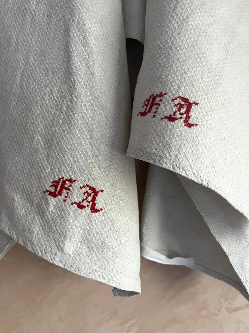 XXL Tuch: Großes Tuch aus Bauernleinen mit Struktur, und Monogramm