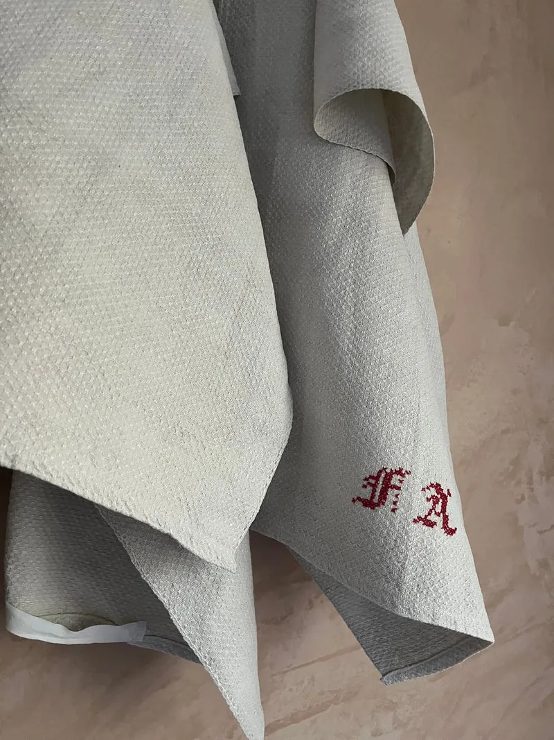 XXL Tuch: Großes Tuch aus Bauernleinen mit Struktur, und Monogramm