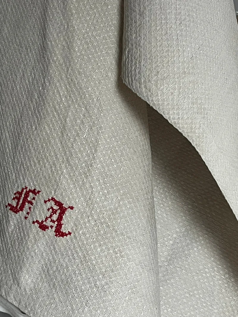 XXL Tuch: Großes Tuch aus Bauernleinen mit Struktur, und Monogramm