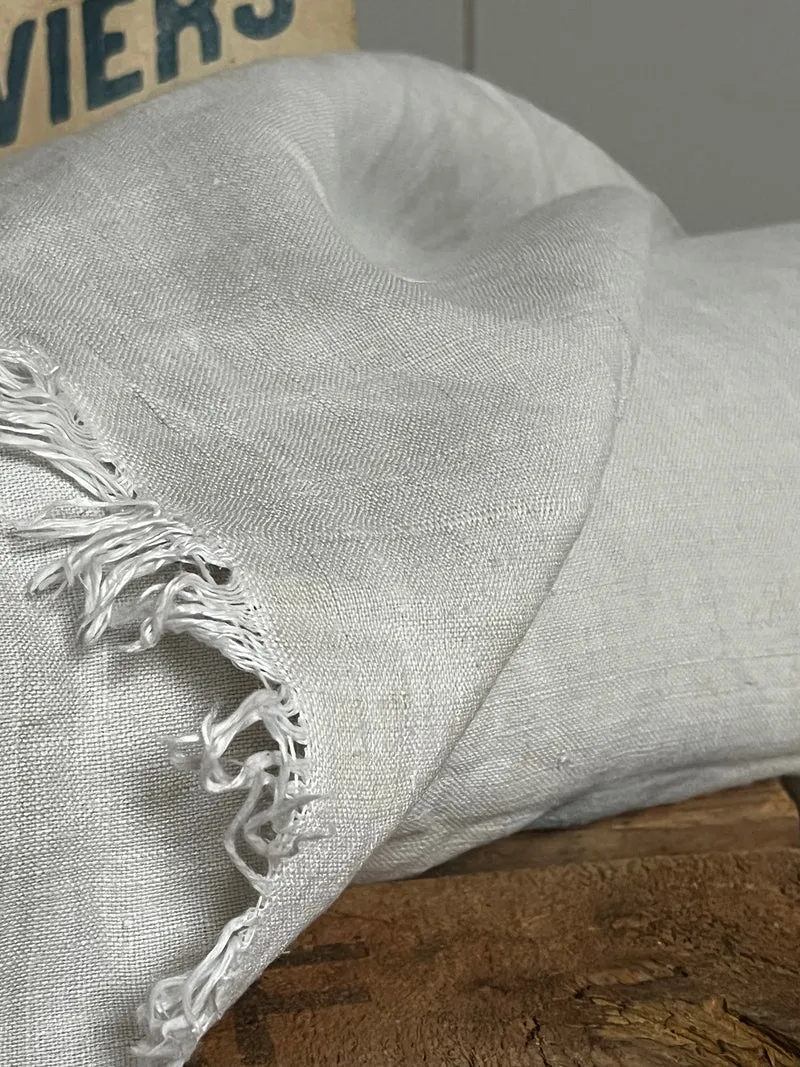 Besondere 11,5 Meter 100 Jahre altes Leinen, fein, handgewebtes Bauernleinen sauber 1,8 kg
