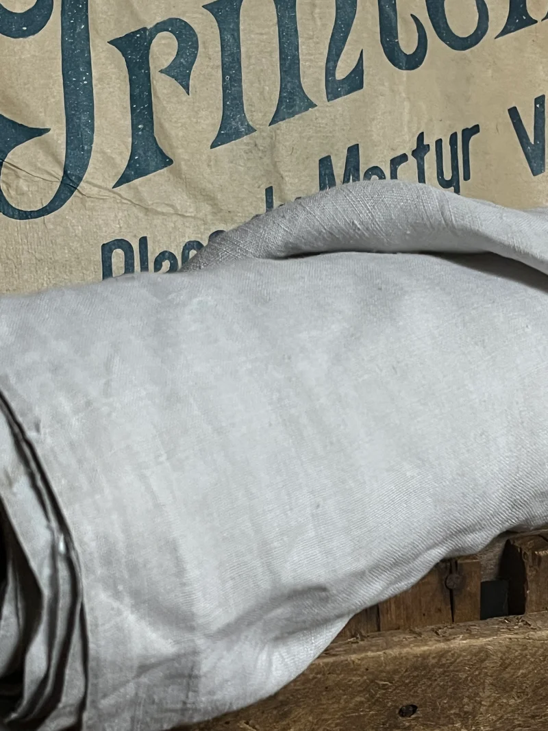 Besondere 11,5 Meter 100 Jahre altes Leinen, fein, handgewebtes Bauernleinen sauber 1,8 kg