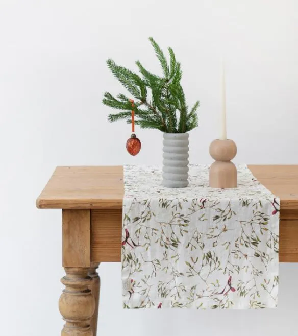 Leinen-Tischläufer für die Festtafel