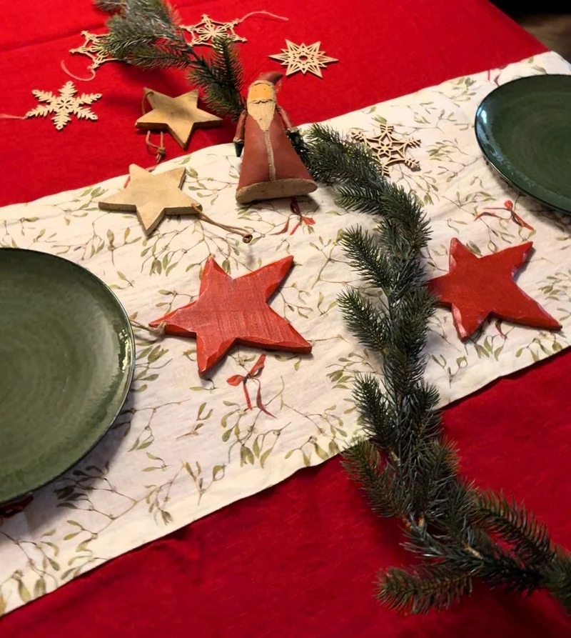 Leinen-Tischläufer für die Festtafel