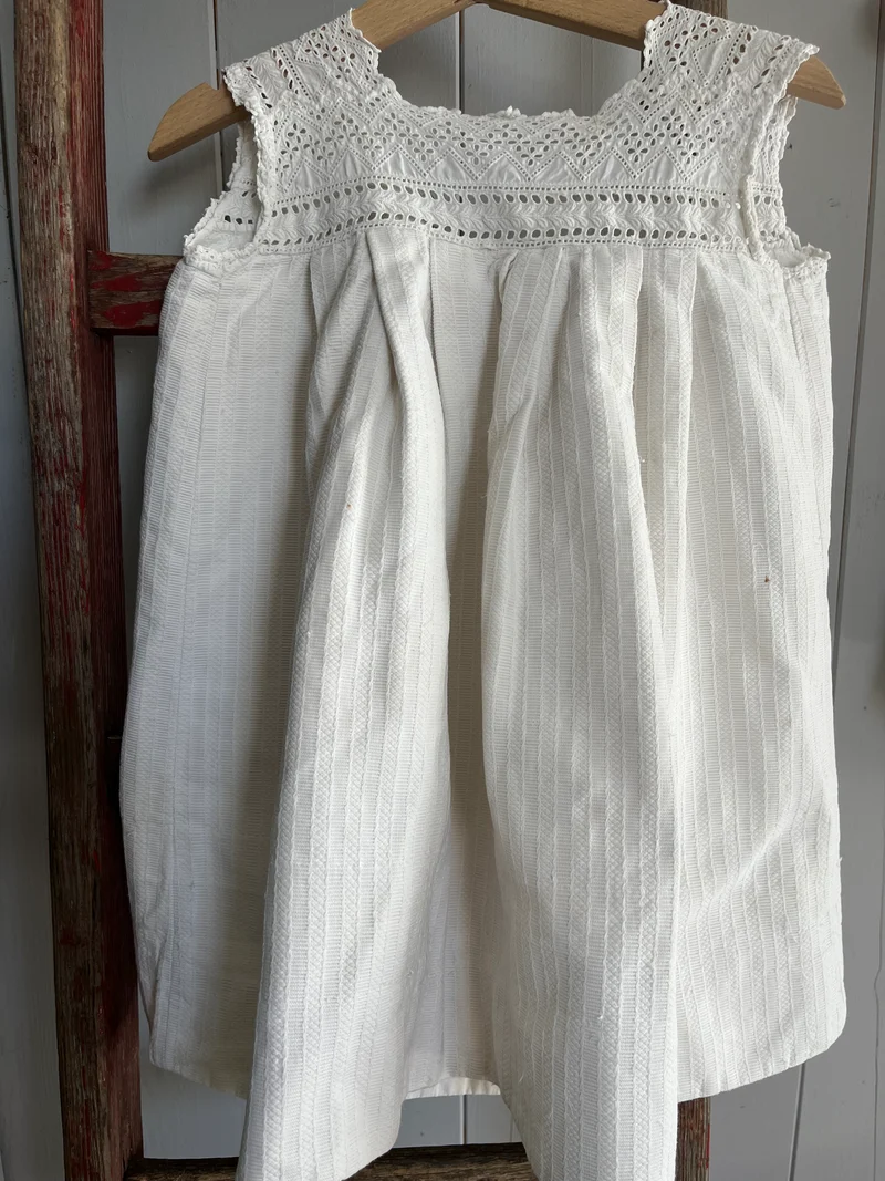 Für Mademoiselle: Kleid mit Spitze