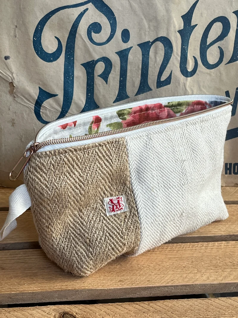 : Kosmetiktasche aus altem Leinen - kleiner Shopper