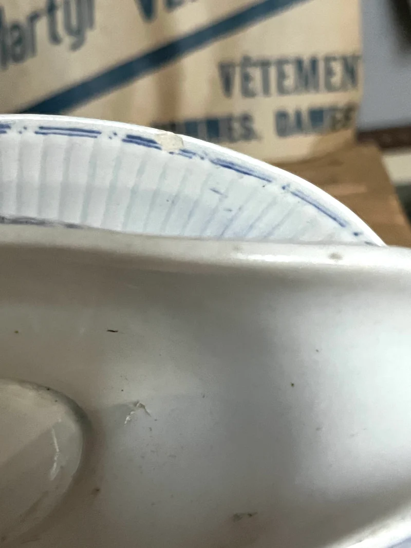 Alte, schwere Sauciere aus Belgien Blau/Weiß