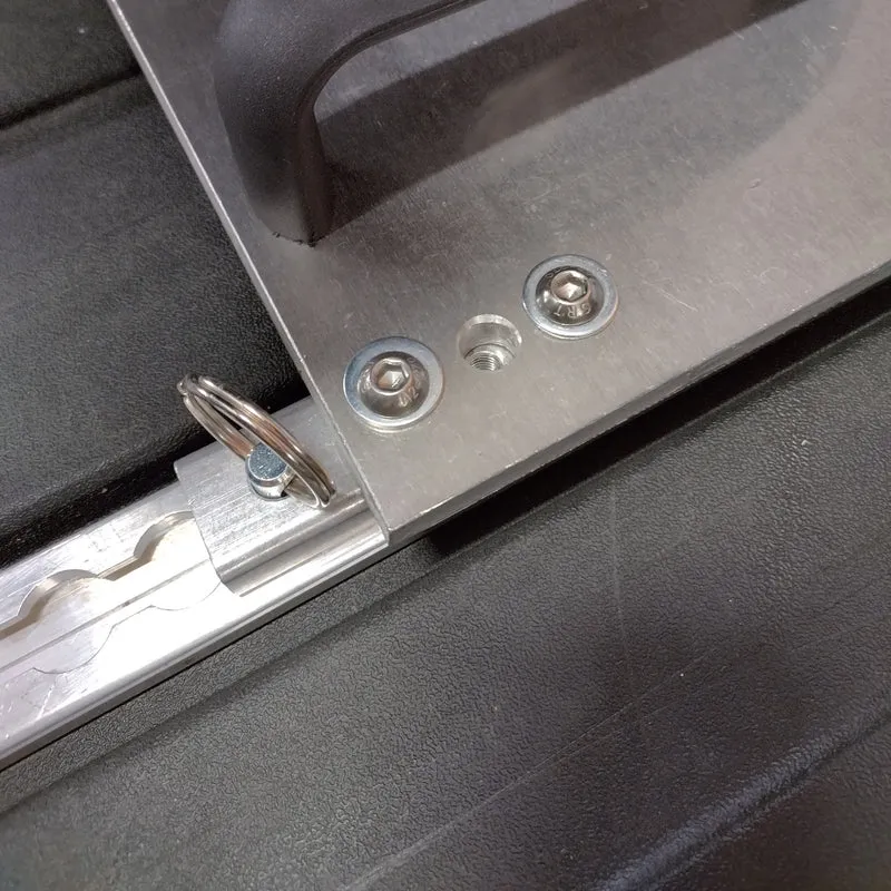 Adapterfitting 3x M8 für Airlineschienen entnehmbar