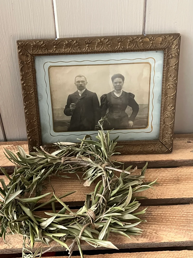Alte Fotografie in original altem Stuckrahmen mit Glas aus Belgien