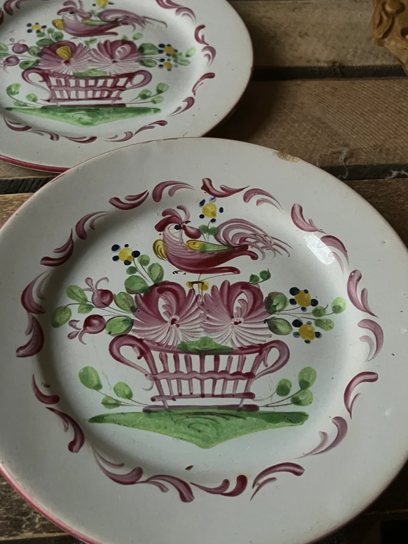 3 antike Fayence Teller Strassbourg mit Hahn und Patina