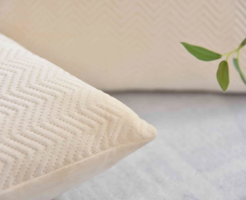 Kissen Dekokissen Jacquard »GRETA« mit Fischgrät-Design pflegeleicht Reißverschluss weiche 320g Füllung - Vielfältige Farbauswahl 2023510