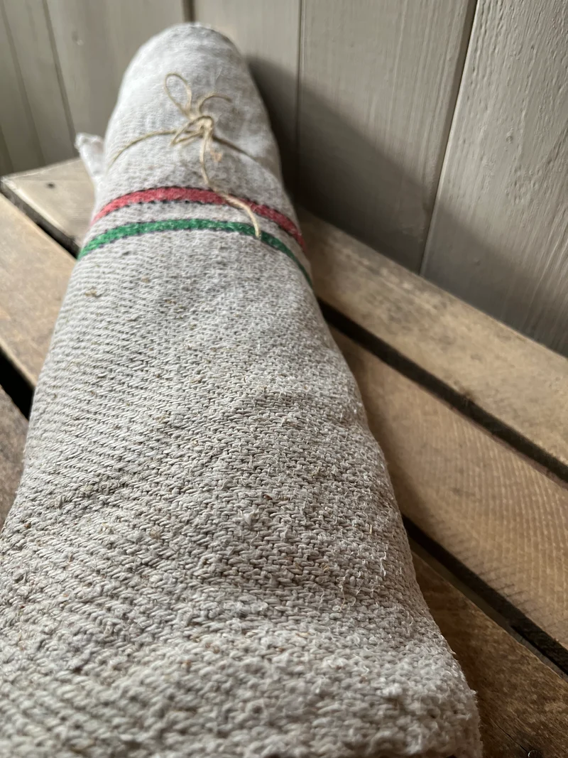 2,25 Meter seltenes, schweres Sackleinen mit Streifen