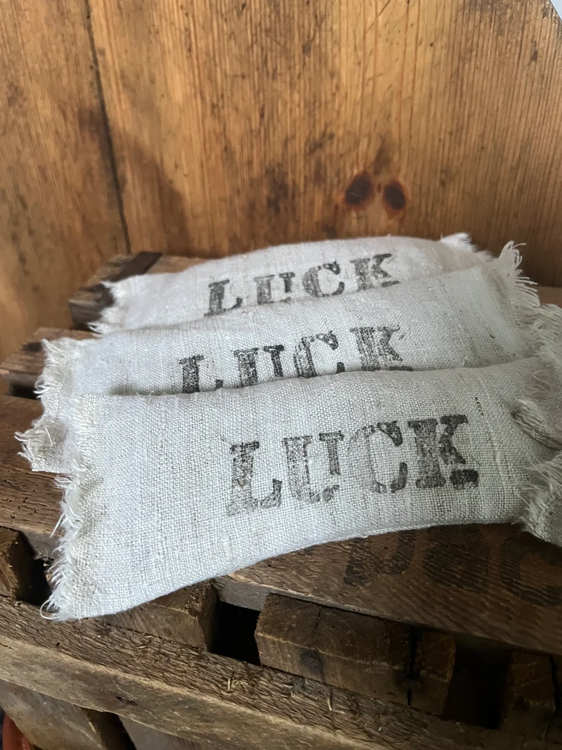 Große Glücks-Lavendelkissen in Leinen mit Aufschrift
