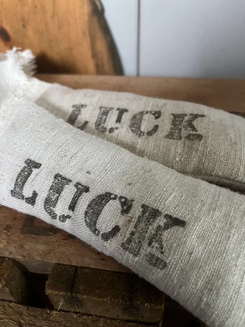 Große Glücks-Lavendelkissen in Leinen mit Aufschrift