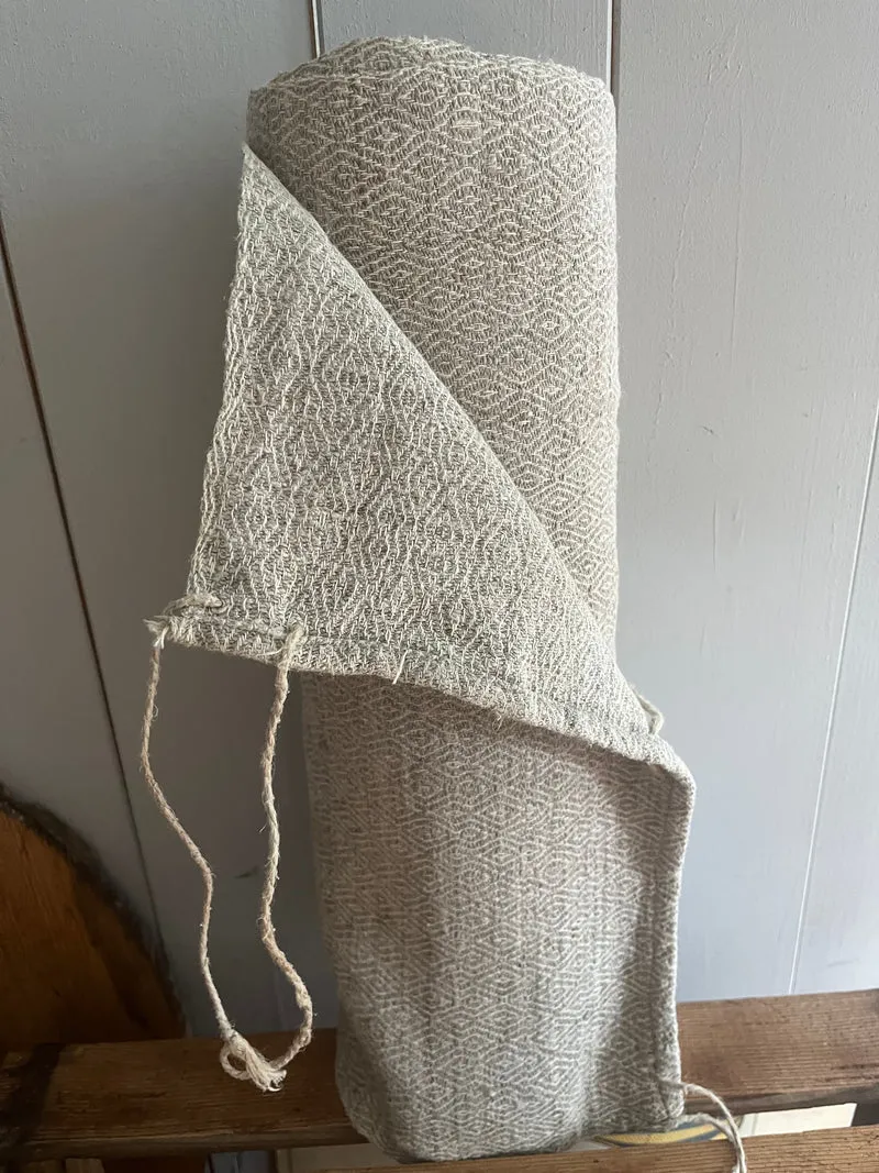 Seltenes Leinen um 1890: 6,6 Meter handgewebt mit Rautenmuster