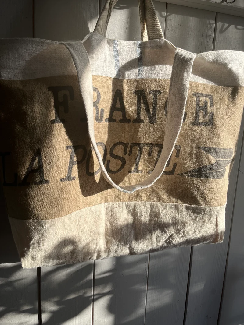 La Poste: Tasche aus altem französischem Postsack