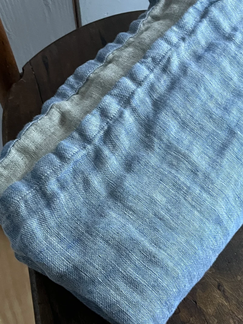 Kuscheldecke Decke aus washed Leinen - eine Seite Hellblau, eine Natur
