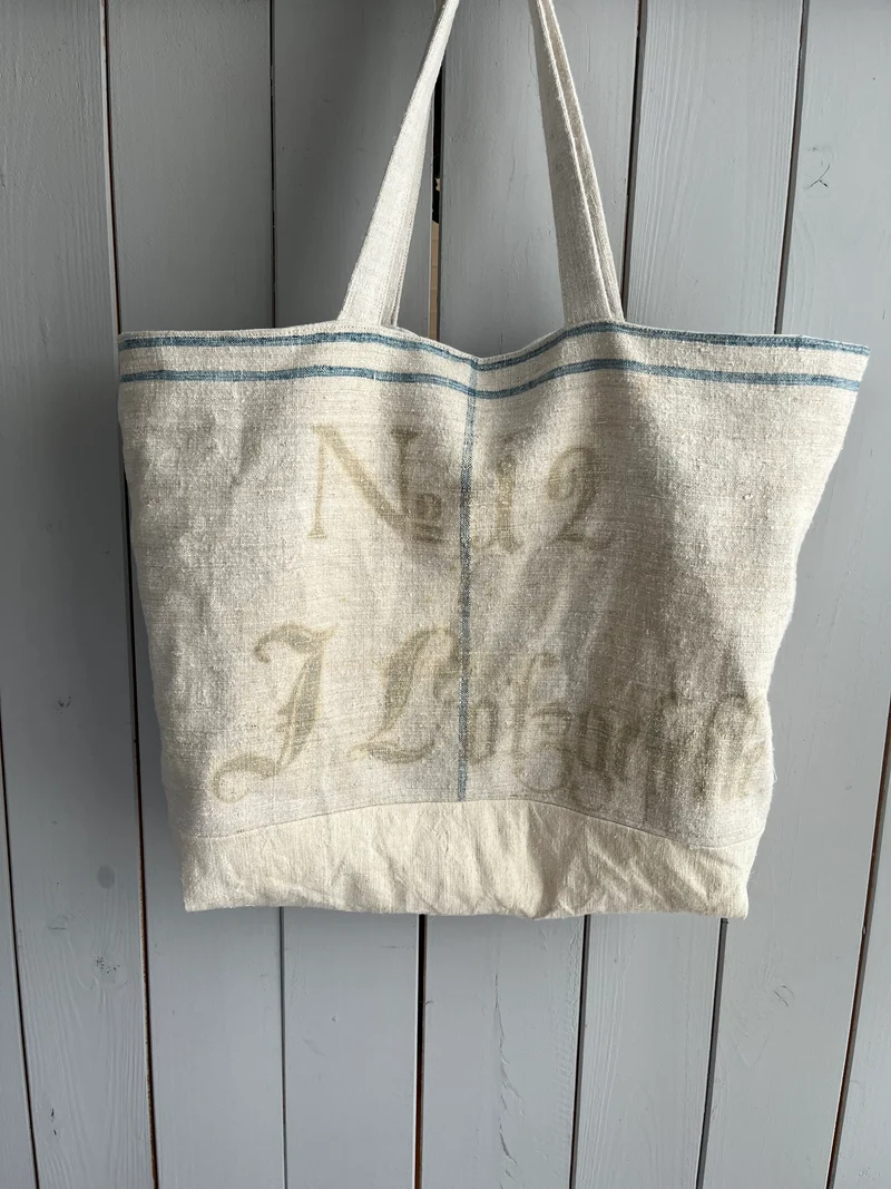 No 12: große Tasche aus sehr altem Leinensack