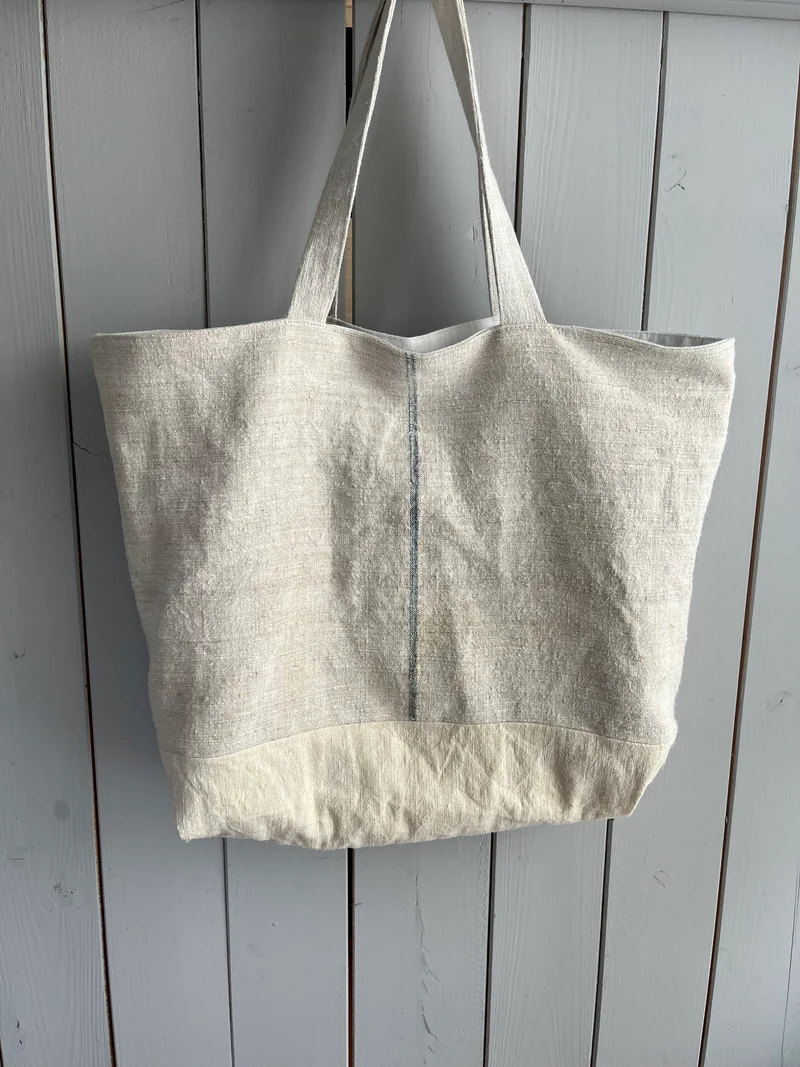 No 12: große Tasche aus sehr altem Leinensack