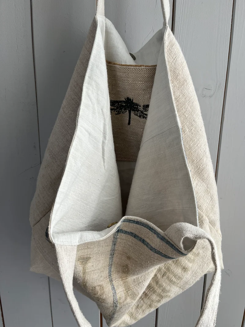No 12: große Tasche aus sehr altem Leinensack