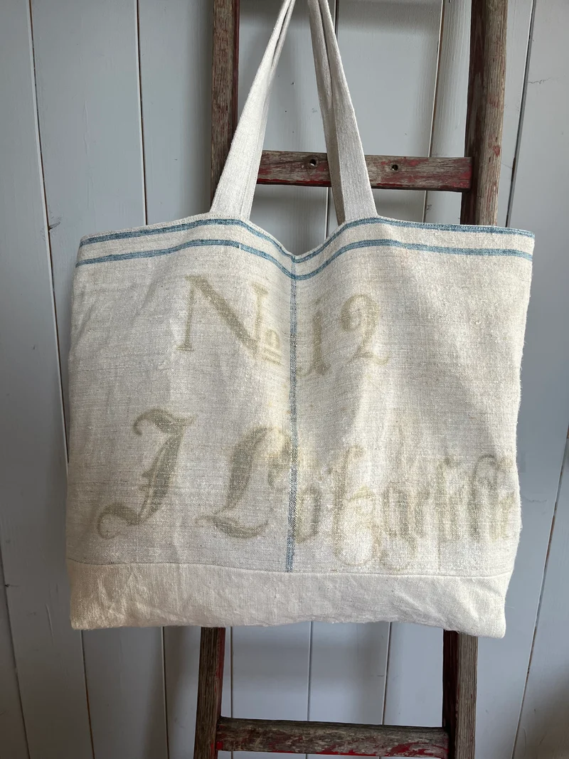 No 12: große Tasche aus sehr altem Leinensack