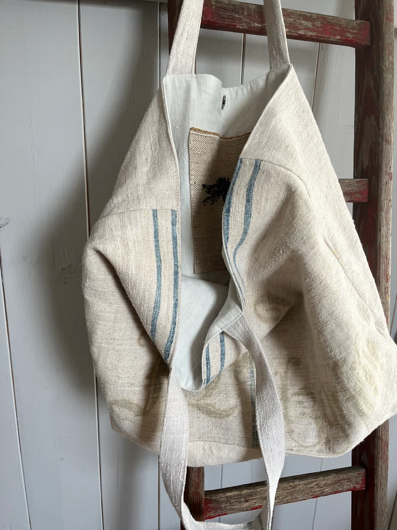 No 12: große Tasche aus sehr altem Leinensack
