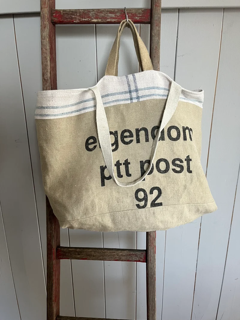 Dutch Bag: Tasche aus altem niederländischem Postsack
