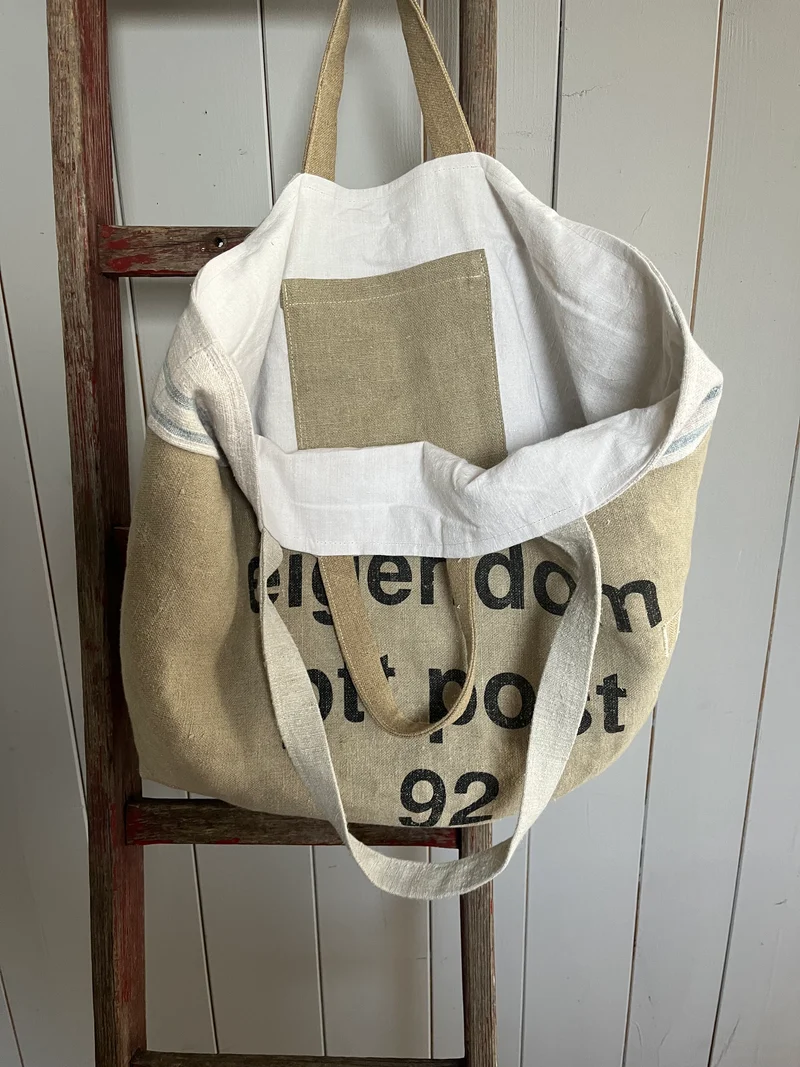 Dutch Bag: Tasche aus altem niederländischem Postsack