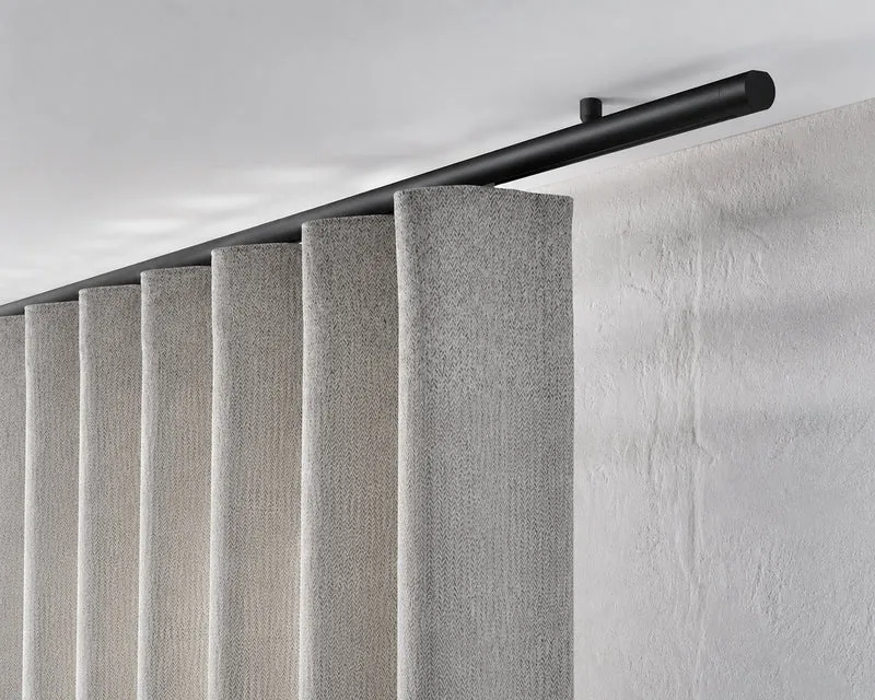 Interstil Corpus.25 W – moderne runde Wellenvorhangstange zur Deckenmontage biegbar