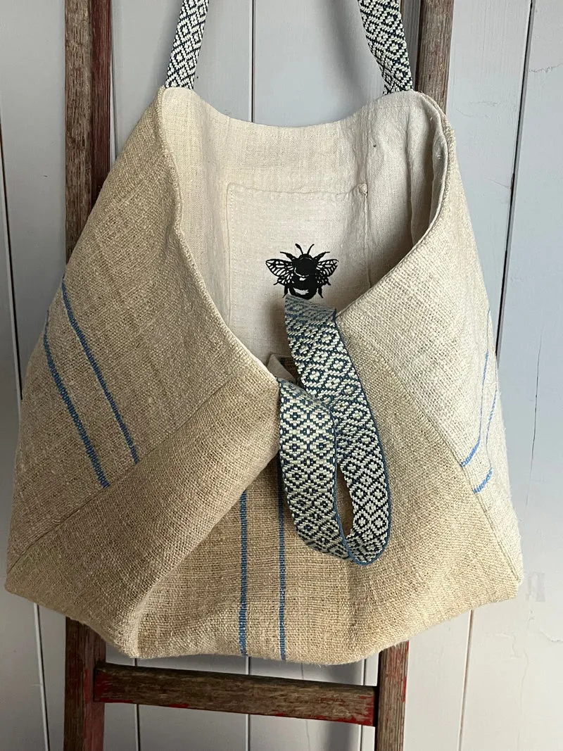 Blue stripes: große Tasche aus kräftigem altem Leinensack