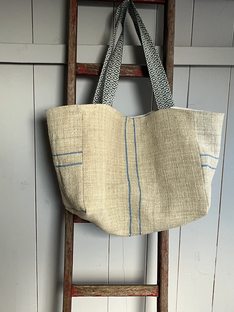 Blue stripes: große Tasche aus kräftigem altem Leinensack
