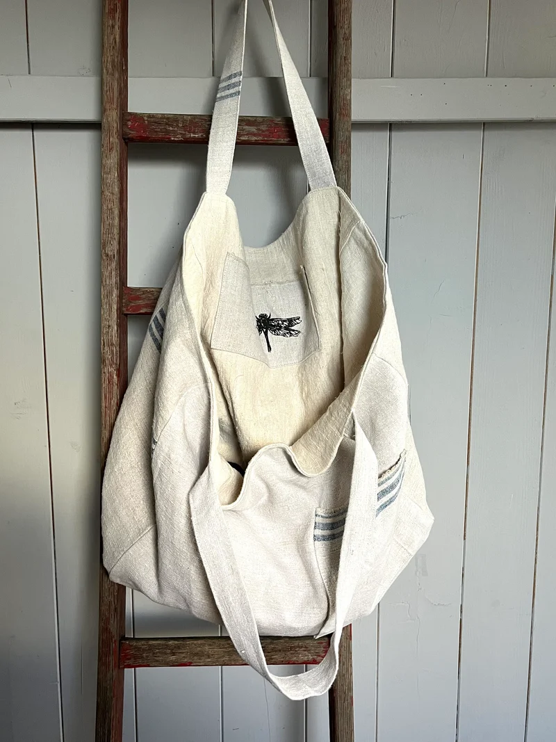 Blau gestreift: große Tasche aus weichem Leinensack