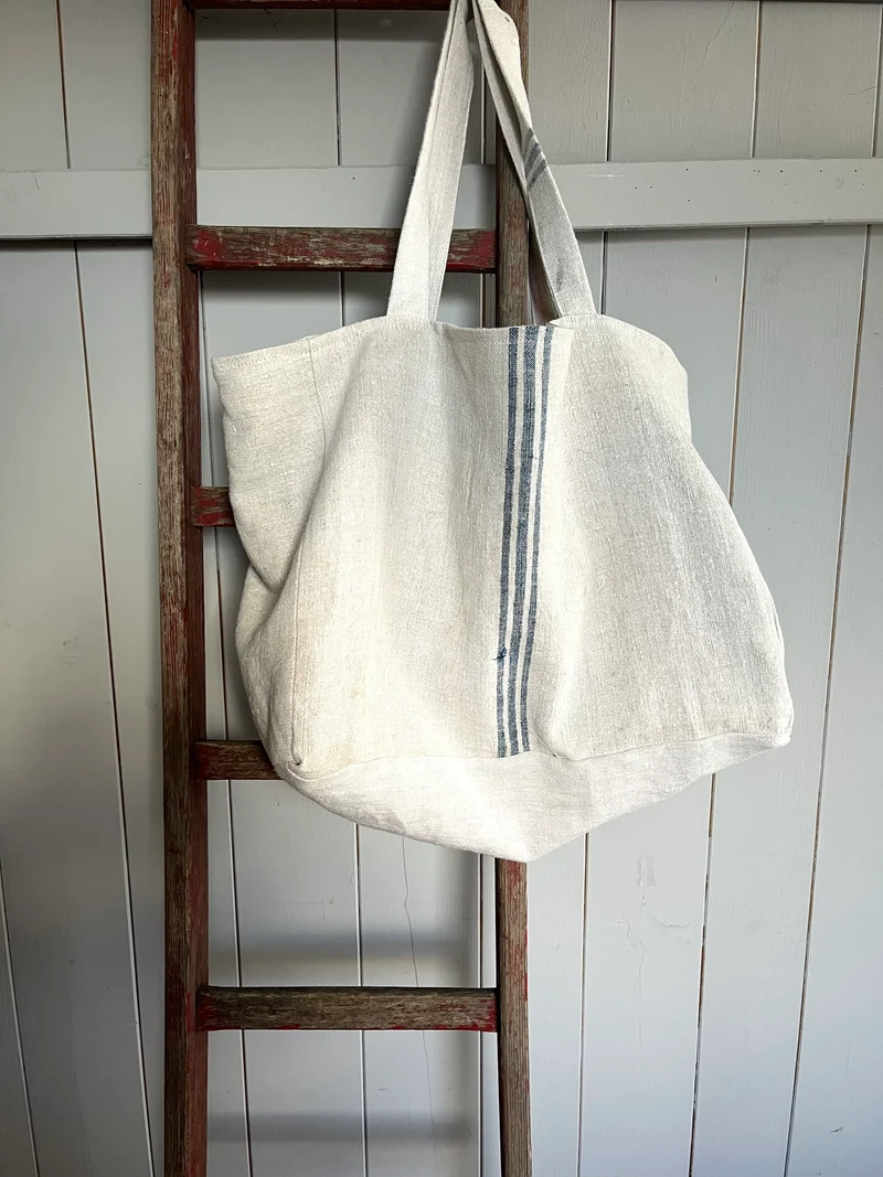 Blau gestreift: große Tasche aus weichem Leinensack