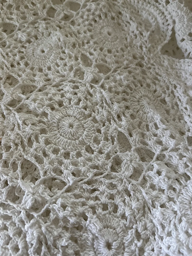 Große Tagesdecke Häkeldecke aus Belgien mit Fehlern - 260 x 175