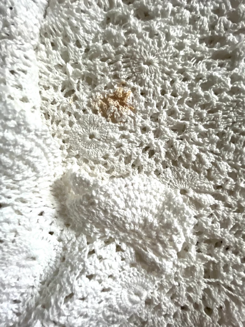 Große Tagesdecke Häkeldecke aus Belgien mit Fehlern - 260 x 175