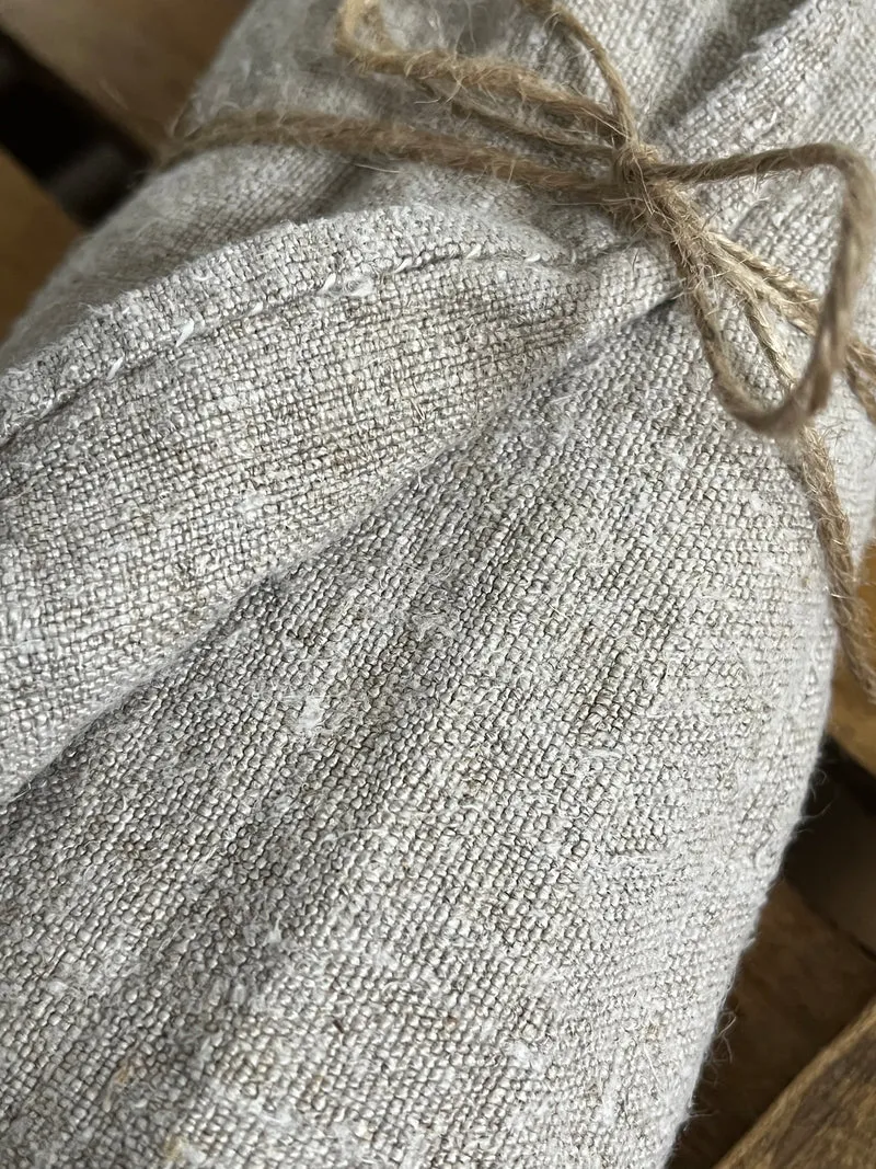 2,75 Meter außergewöhnliches Bauernleinen in dunklem Beige