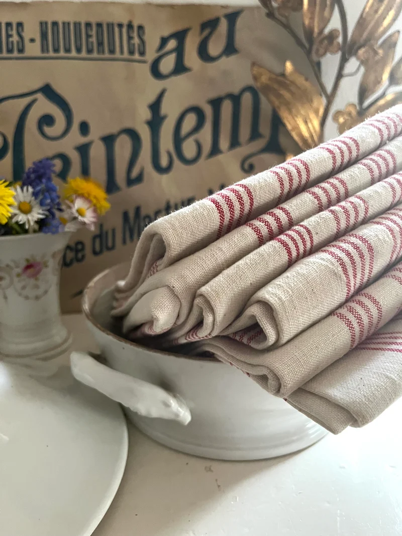 Trio: französische große Tücher Rot/Weiß Halbleinen