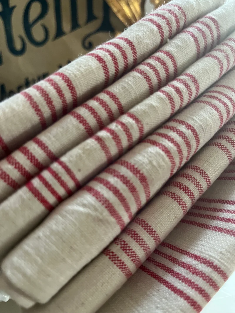 Trio: französische große Tücher Rot/Weiß Halbleinen